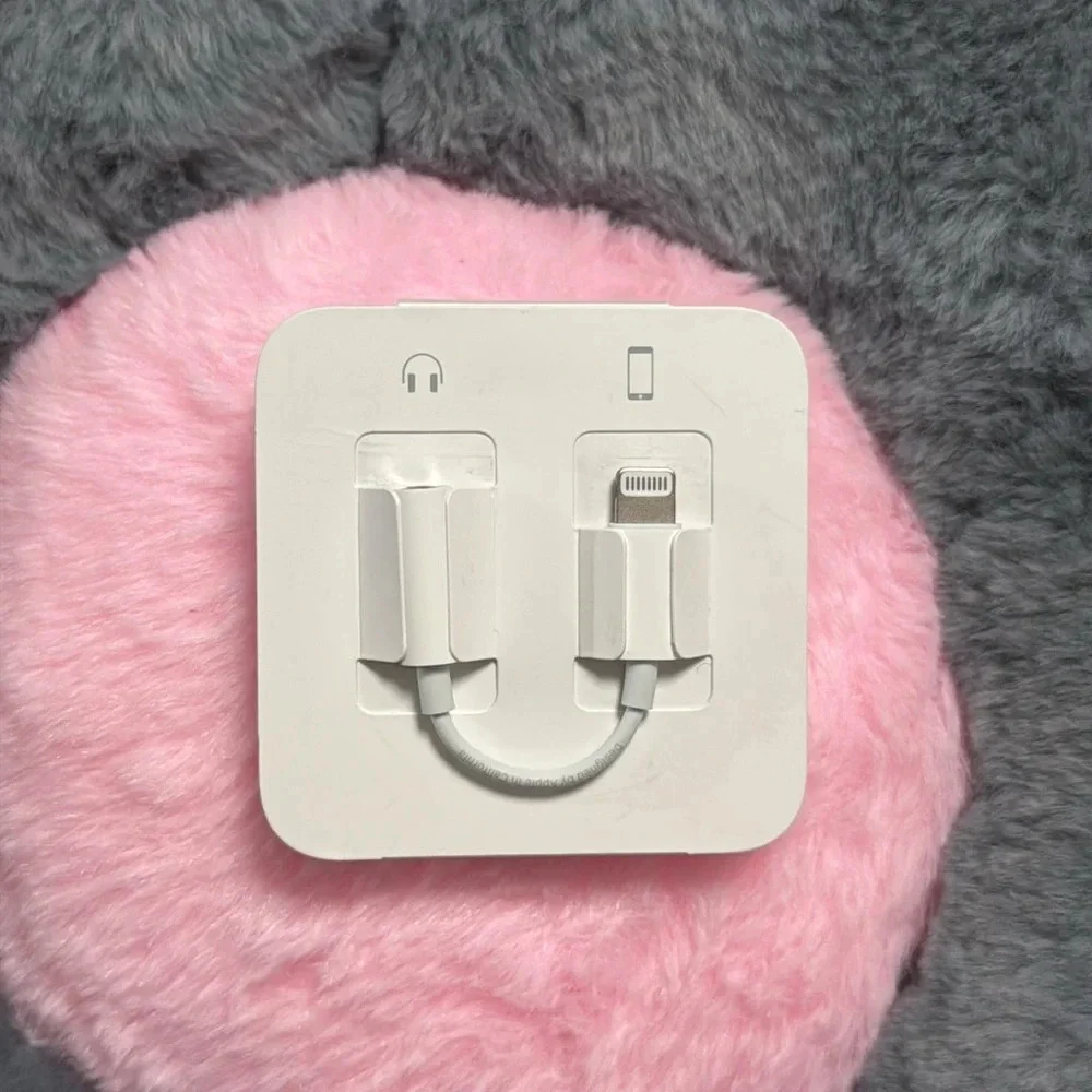Apple Earpods w/Adaptor